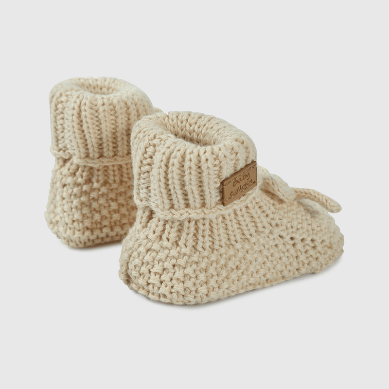 Zapatitos beige para guaguas, suaves y cómodos