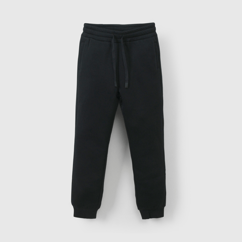 Buzo negro para niños, estilo y comodidad