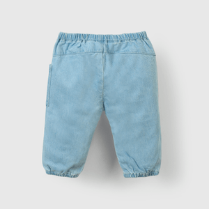 Pantalones de mezclilla bebé celeste, estilo y comodidad
