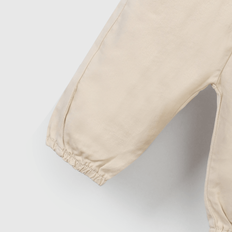 Pantalón beige para guagua, suave y cómodo