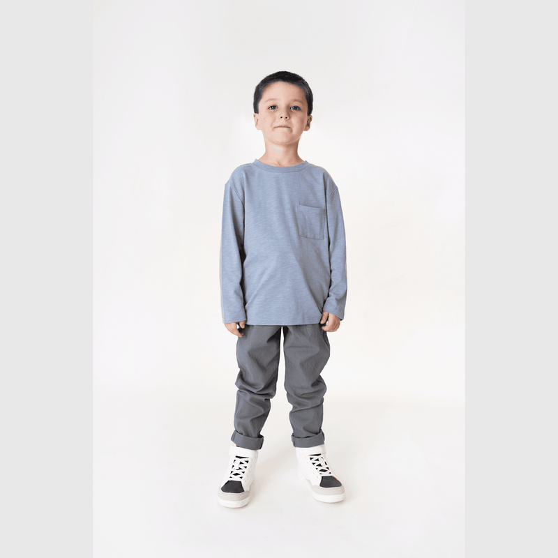 Polera azul para niños, estilo y comodidad en cada momento