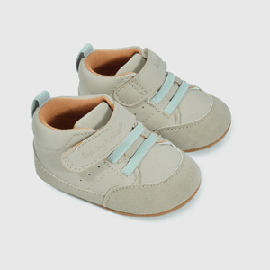 Botín suave beige para guagua, estilo y confort