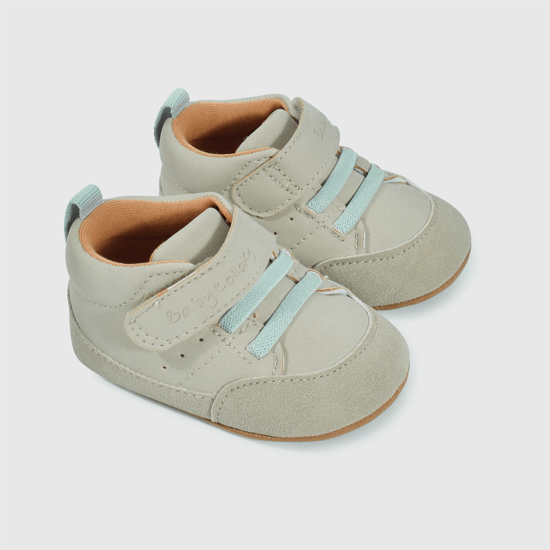 Botín suave beige para guagua, estilo y confort