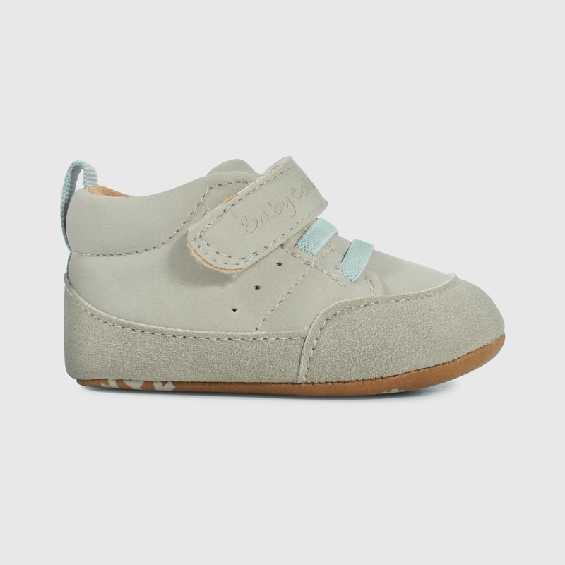 Botín suave beige para guagua, estilo y confort