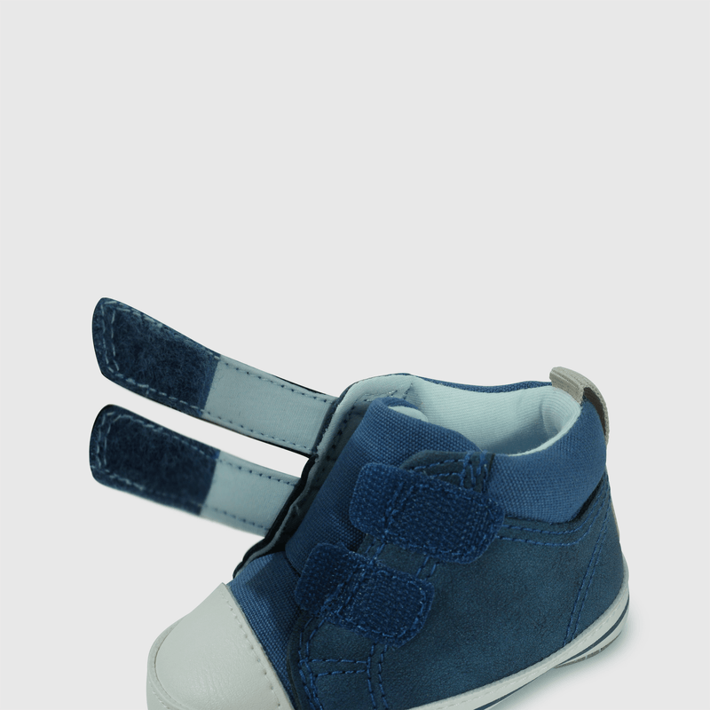 Zapatilla azul para guagua, suave y cómoda