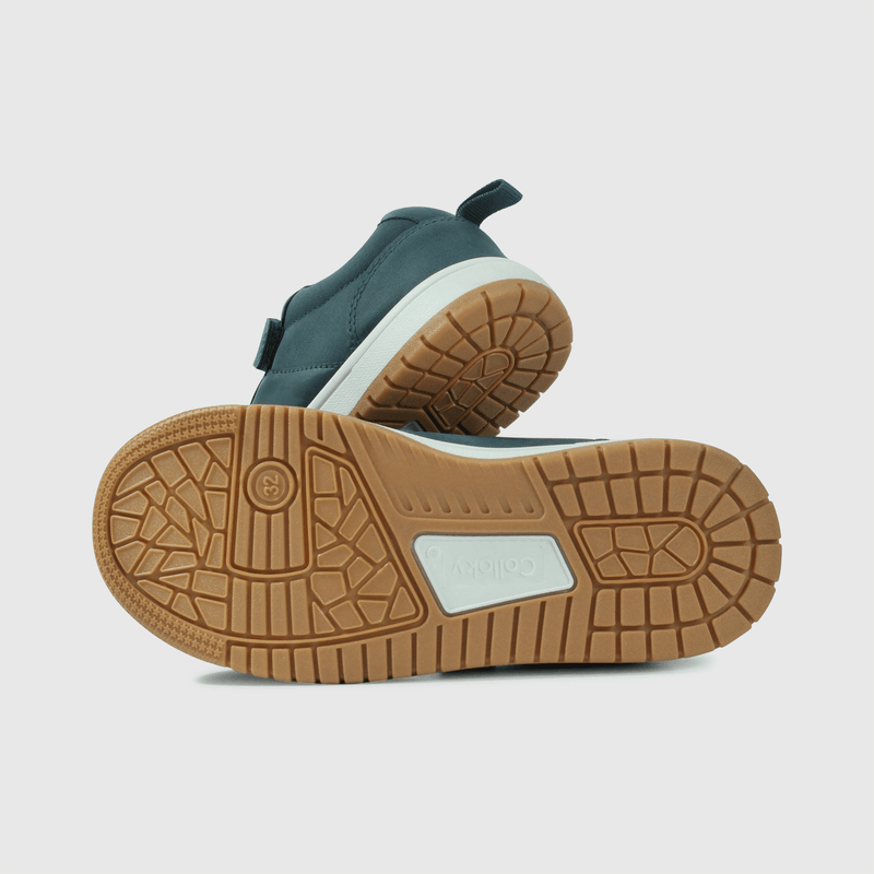 Zapatillas modernas y cómodas para niños en azul