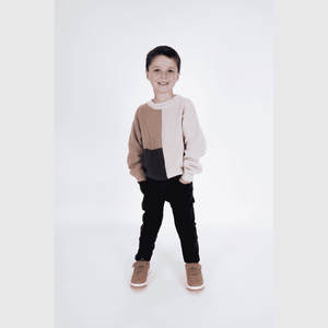 Zapatillas café para niños, comodidad y estilo