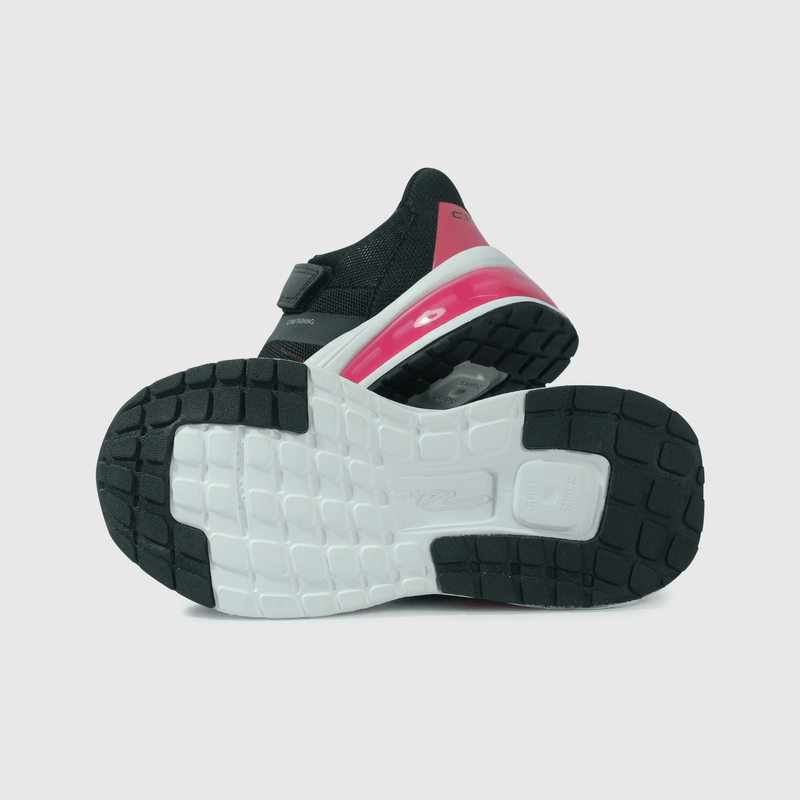 Zapatilla negra para niña, comodidad y estilo
