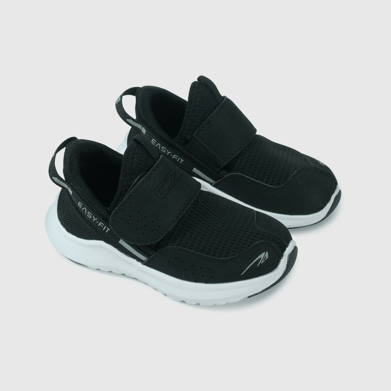 Zapatilla negra para niño, comodidad y estilo en cada paso