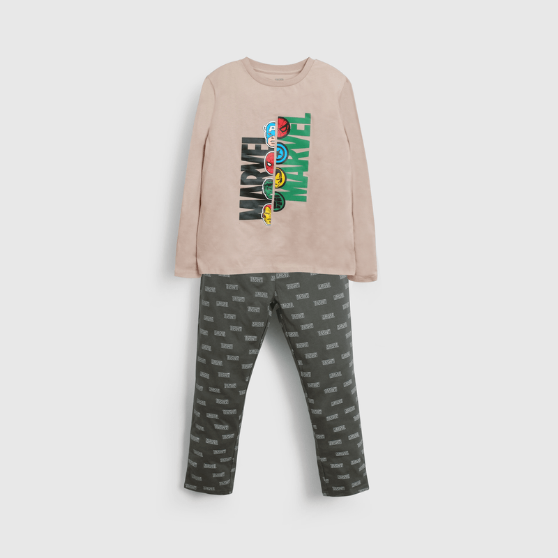 Pijama Marvel café para niños, estilo y comodidad
