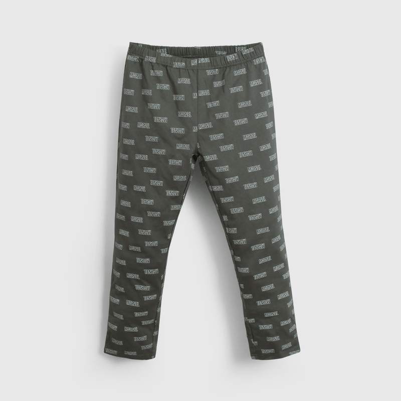 Pijama Marvel café para niños, estilo y comodidad