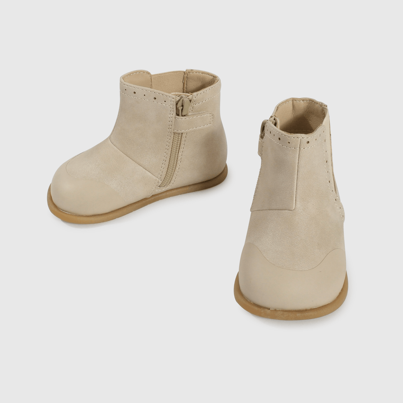 Botines beige para primeros pasos, comodidad y estilo