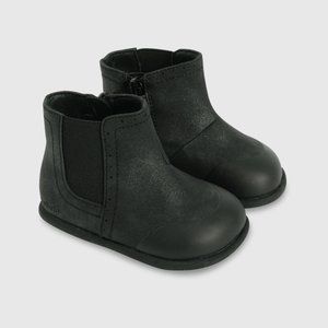 Botines negros para primeros pasos, comodidad y estilo