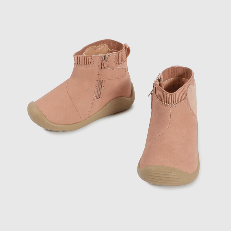Botines rosados para primeros pasos de niñas