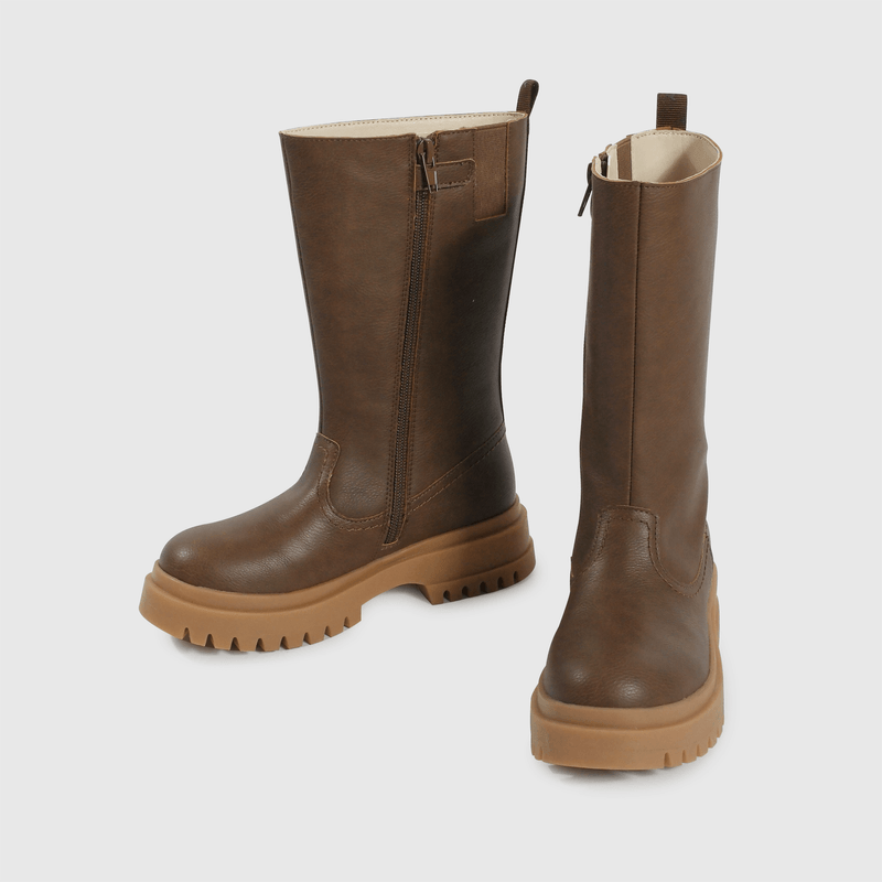 Bota café para niños, estilo y comodidad en cada paso