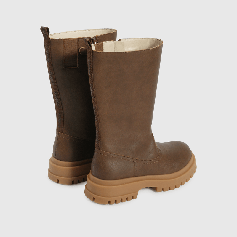 Bota café para niños, estilo y comodidad en cada paso