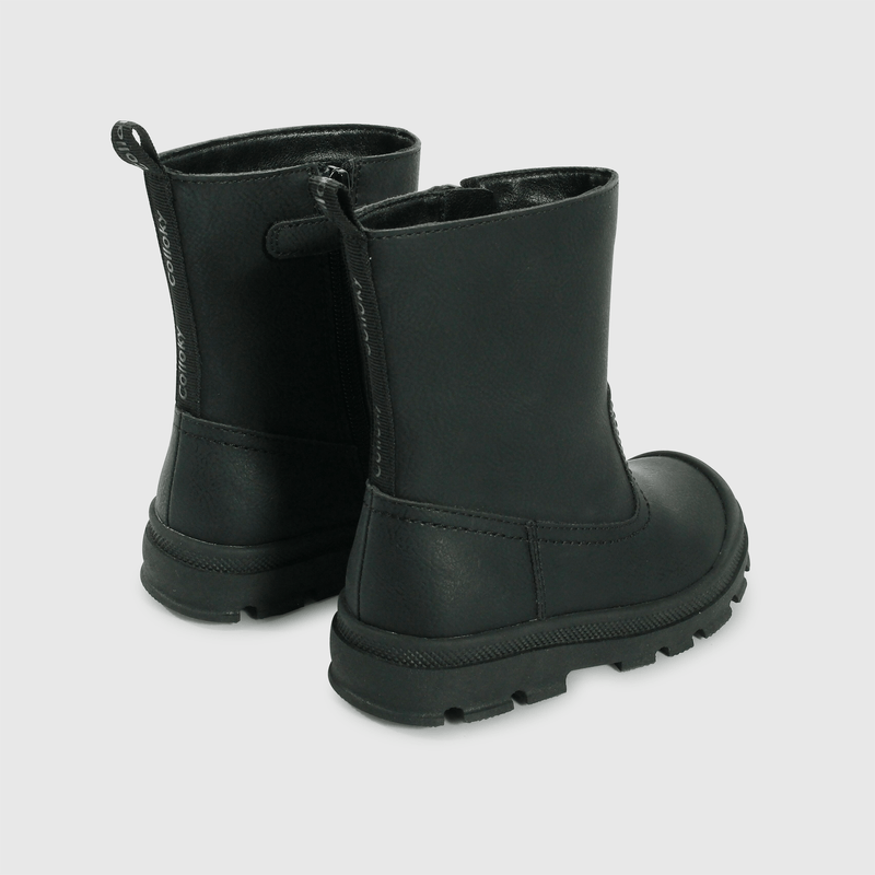 Bota negra para niños, comodidad y estilo asegurados