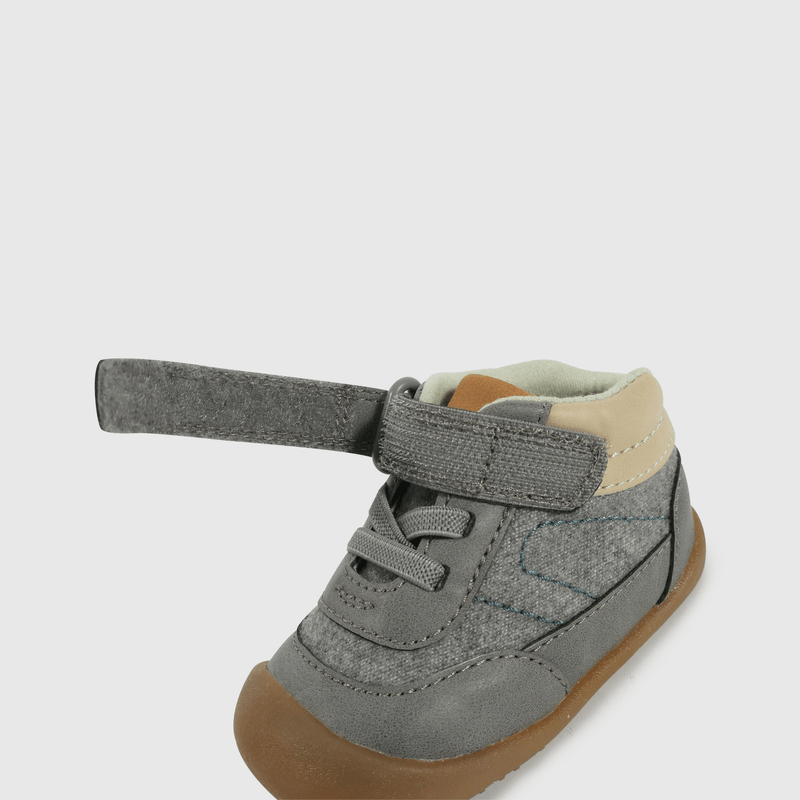 Botines grises para gateadores, estilo y confort
