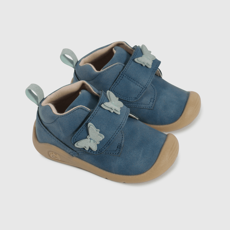 Zapatos azules para primeros pasos, comodidad y estilo
