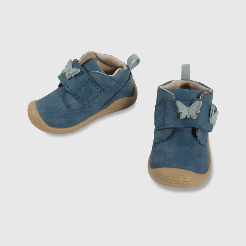 Zapatos azules para primeros pasos, comodidad y estilo
