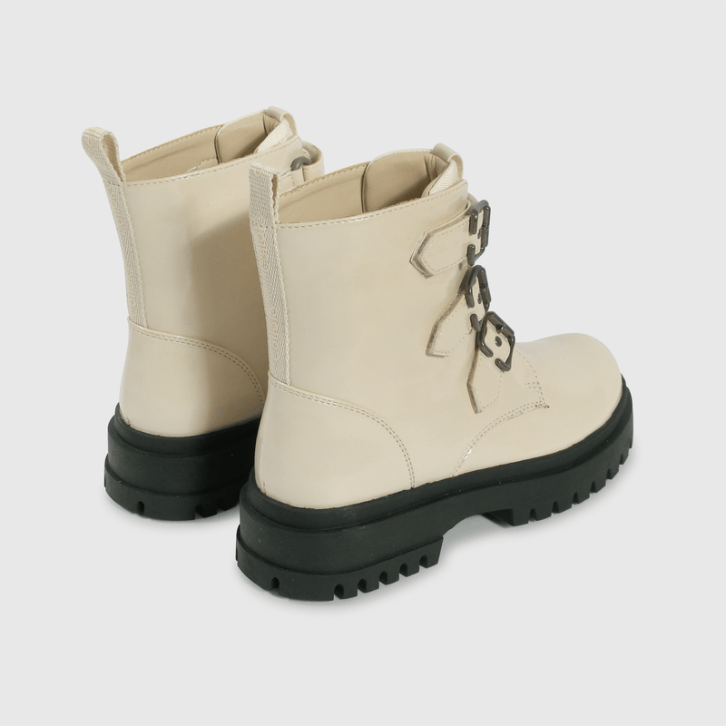 Botín beige para niños, estilo y comodidad en cada paso