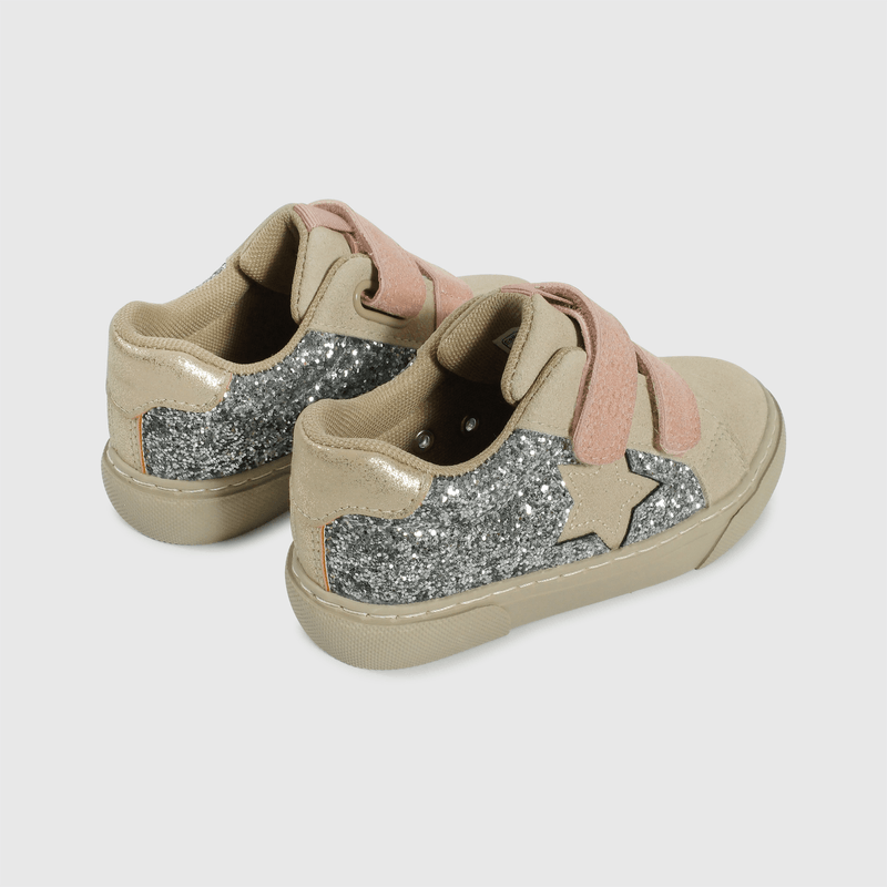 Zapatillas beige para niños, comodidad y estilo