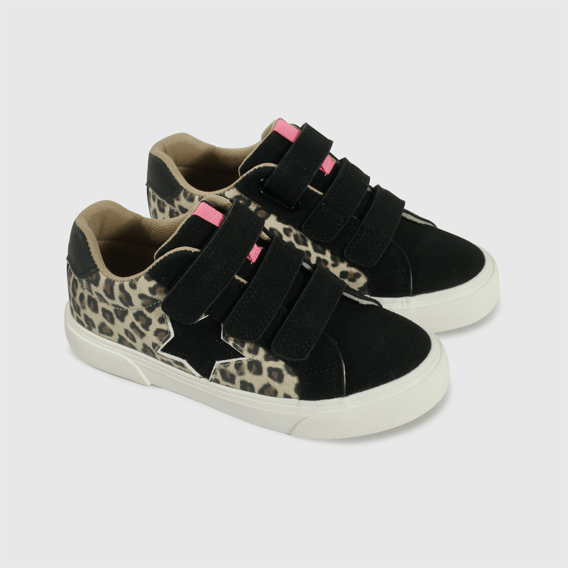 Zapatillas negras para niños, estilo y comodidad