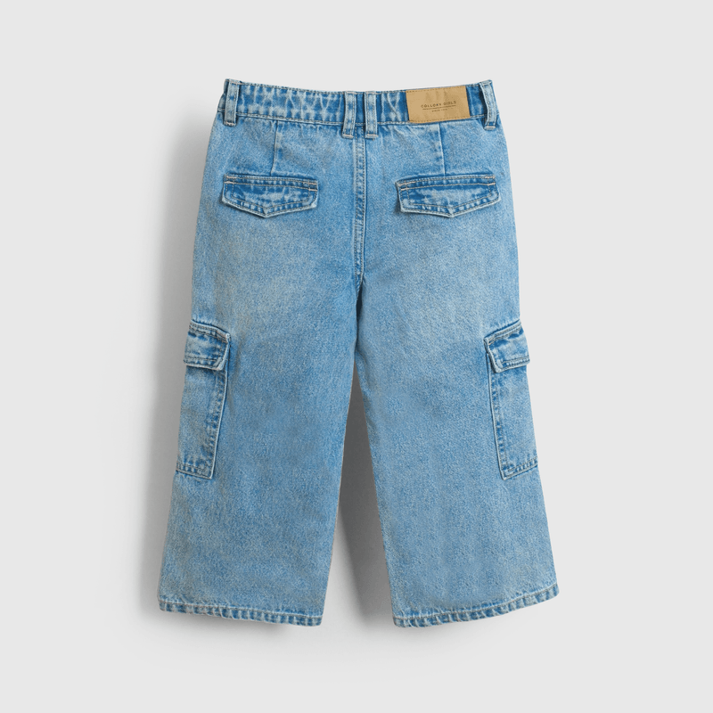 Jeans celestes para niños, estilo y comodidad