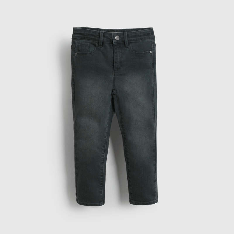 Jeans negros para niños, estilo y comodidad