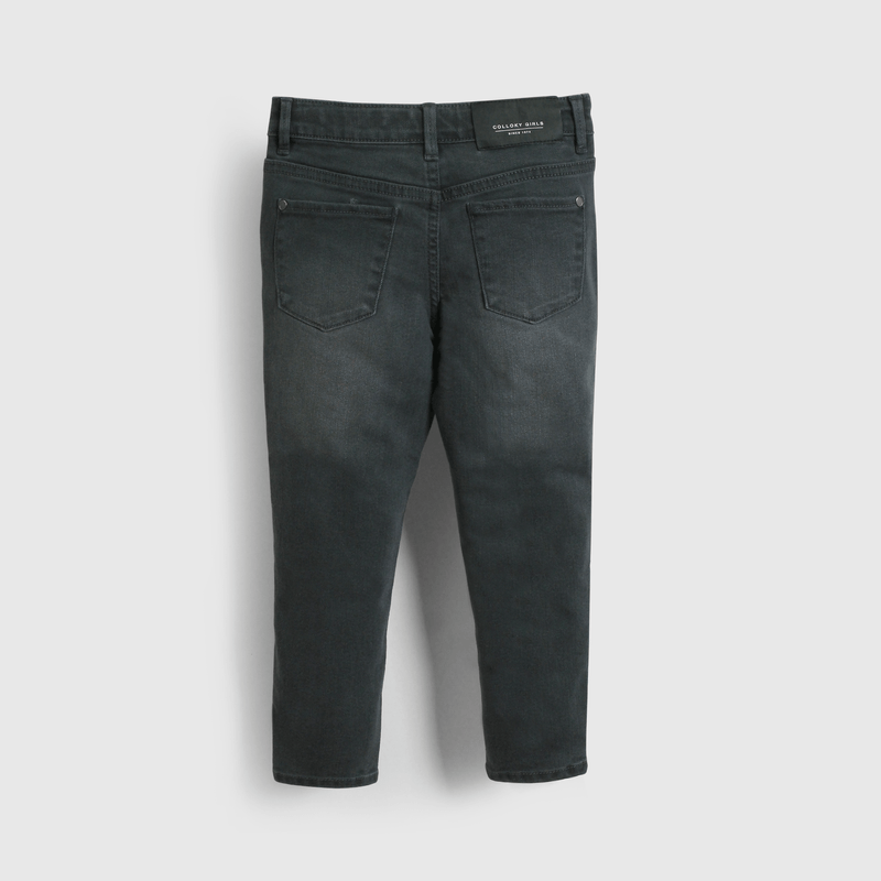 Jeans negros para niños, estilo y comodidad
