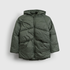 Abrigo verde para niños, estilo y comodidad