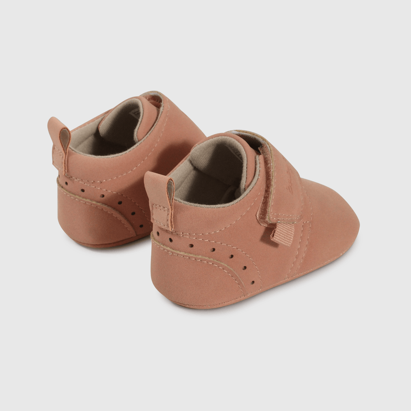 Botines rosados para guaguas, comodidad y estilo