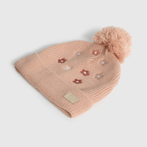 Gorro rosado con corazones para niñas encantadoras