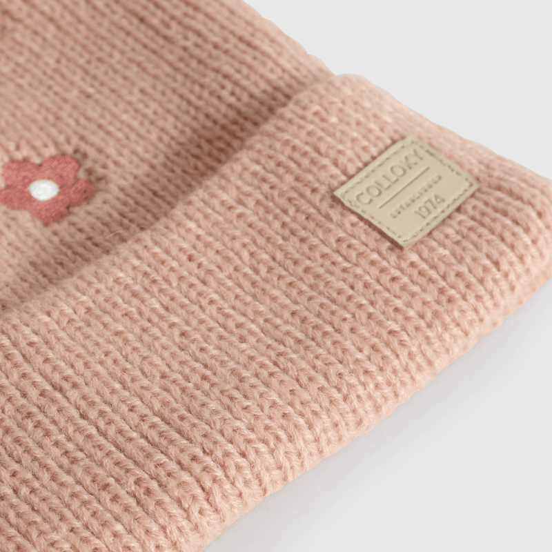 Gorro rosado con corazones para niñas encantadoras