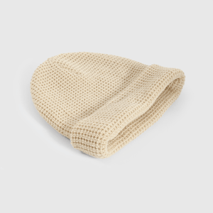 Gorro beige para niños, estilo acogedor y moderno
