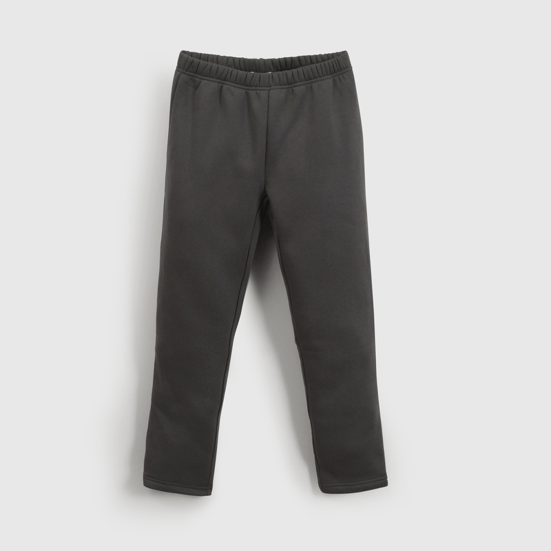 Pijama bicolor negro para niños, estilo y comodidad