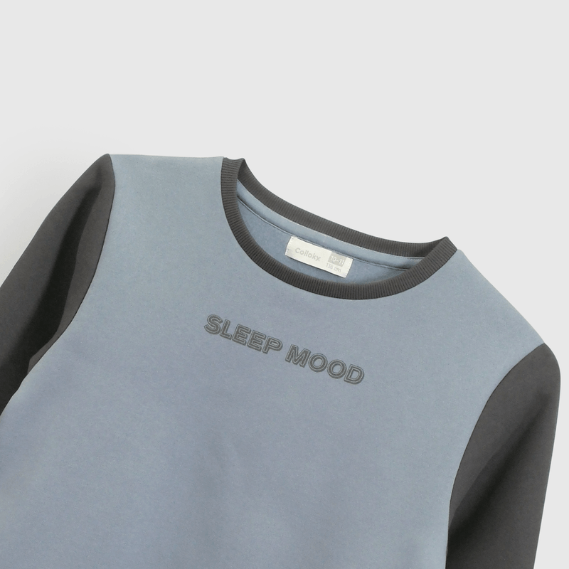 Pijama bicolor negro para niños, estilo y comodidad