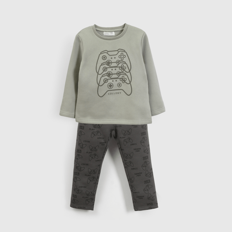 Pijama Gamer gris para niños, comodidad y estilo