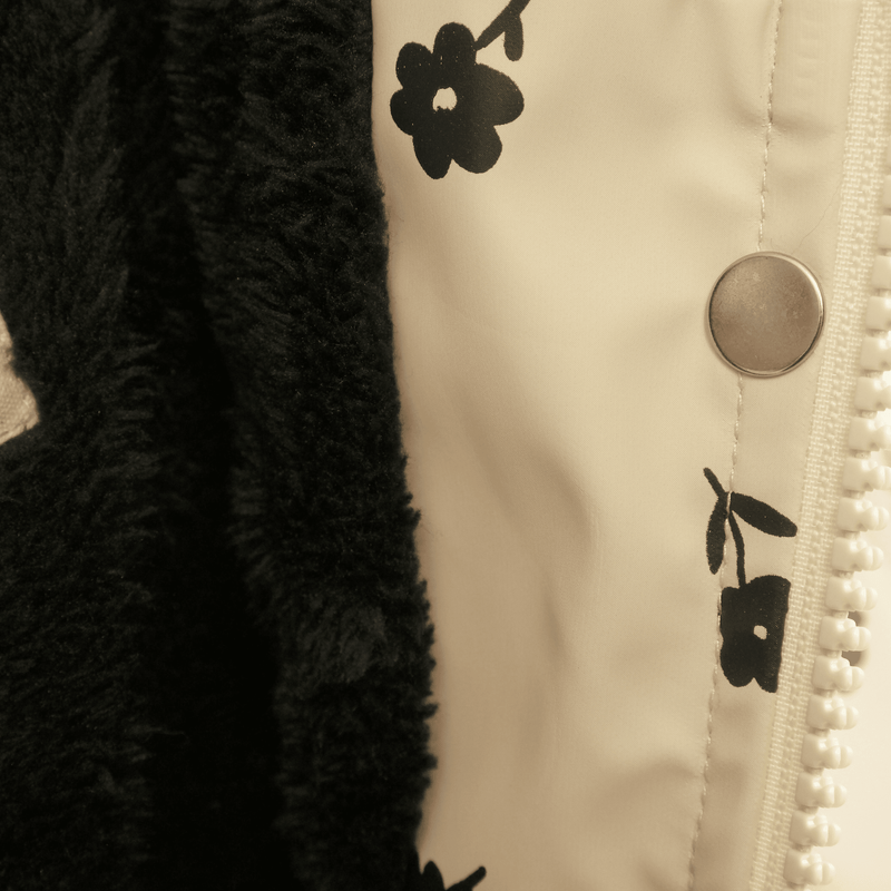 Chaqueta beige con flores para niñas, estilo y comodidad
