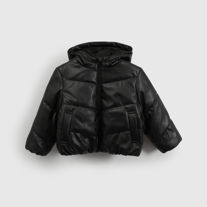 Chaqueta negra para niños, estilo y comodidad