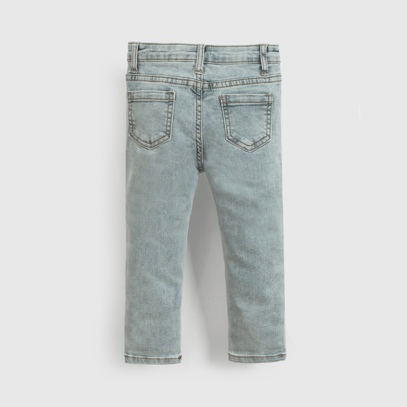 Jeans celestes para niños, estilo y comodidad