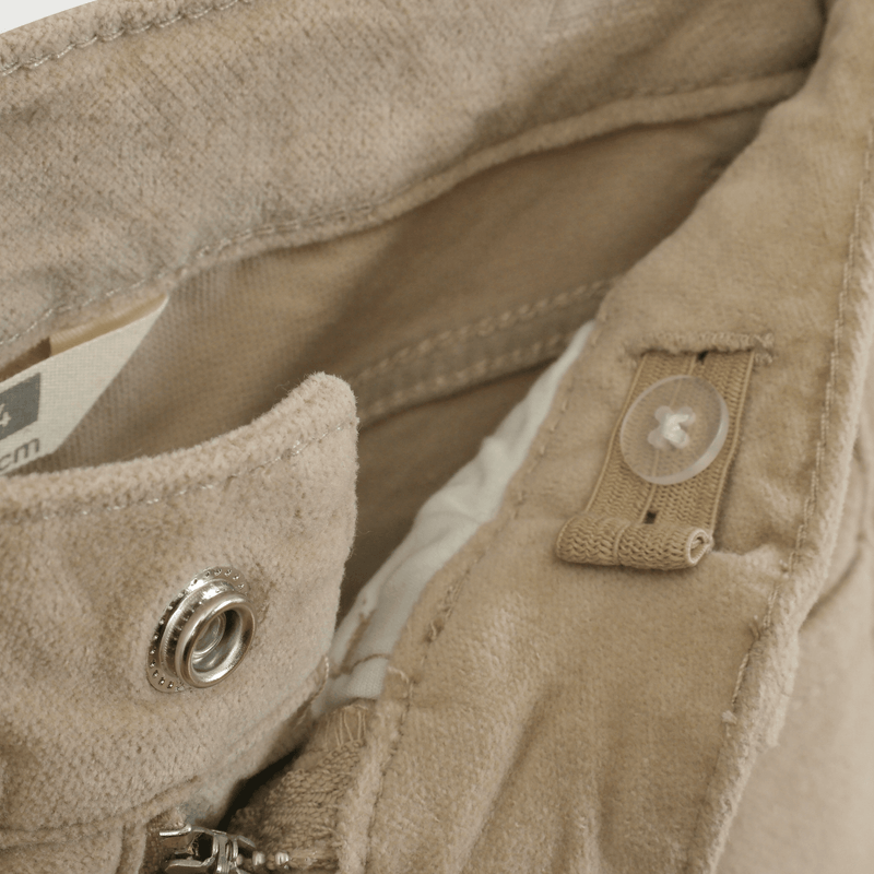 Pantalón abrigado café para niños, comodidad y estilo