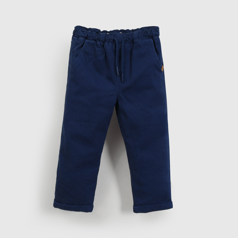 Pantalón azul para niños, estilo y comodidad