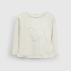 Polera blanca con corazón para niñas, estilo y comodidad
