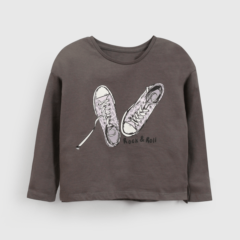 Polera gris para niños, estilo y comodidad asegurados
