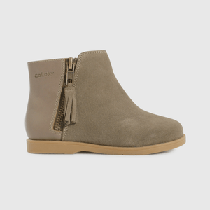Botines café para niños, comodidad y estilo asegurados