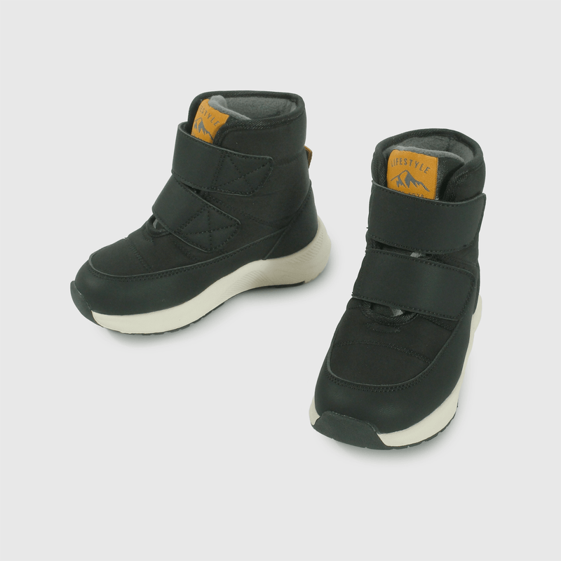 Bota negra para niños, comodidad y estilo en cada paso