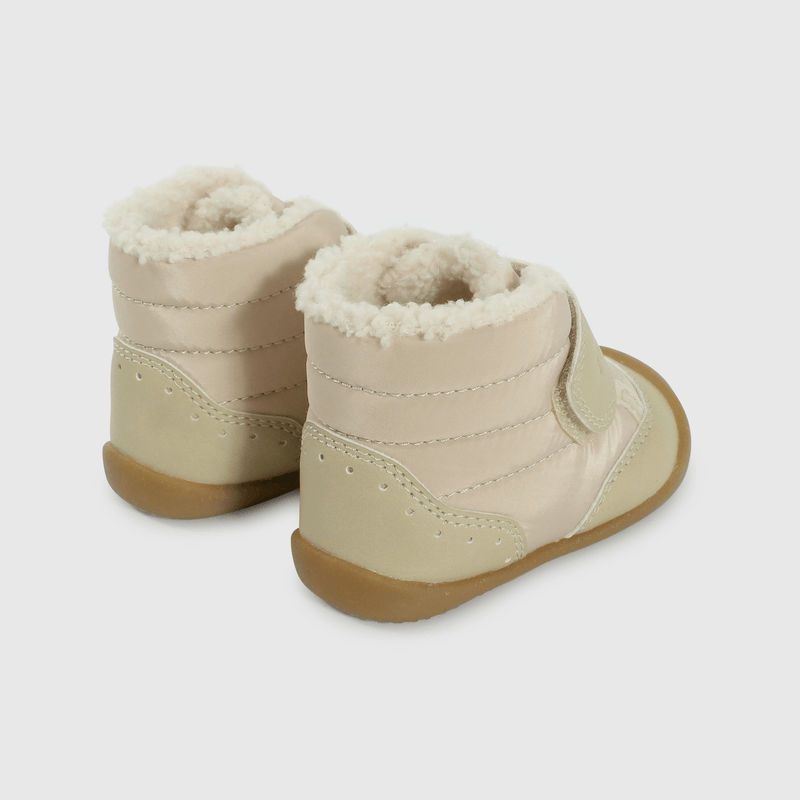 Botitas beige para gateadores, comodidad y estilo