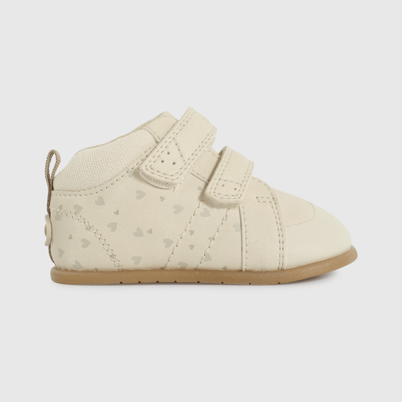 Botines beige para los primeros pasos de tu niño