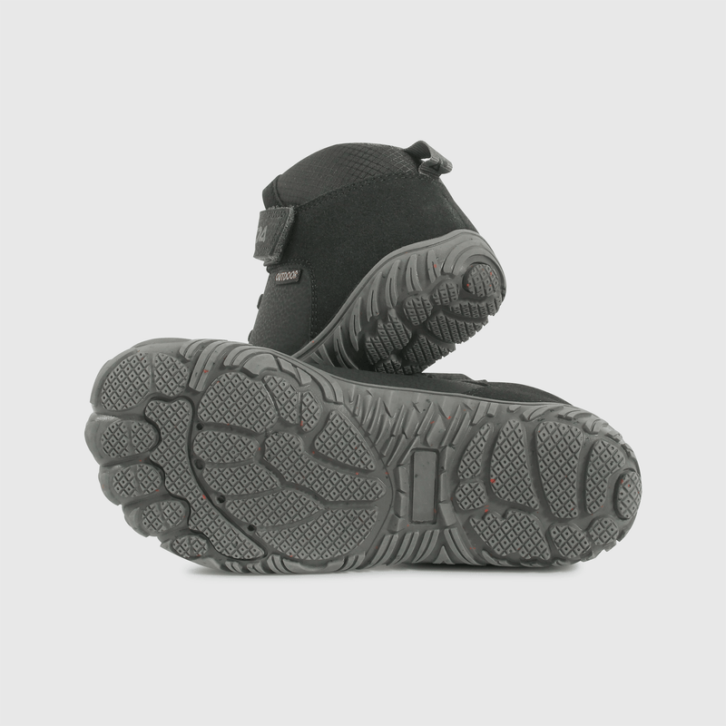 Botín negro outdoor para niños, comodidad y estilo